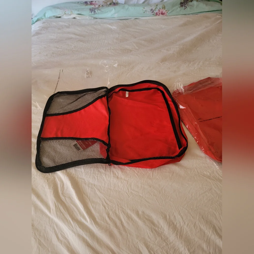 Velata Red and Black Travel Organizers